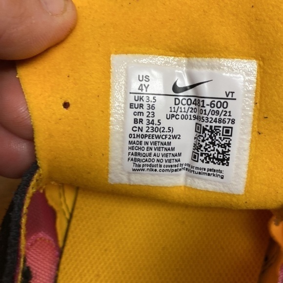 Nike size 4y boys.like new‎ no shoe strings. - Picture 8 of 9